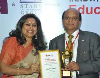 “Woman Entrepreneur in Education Award” by DNA Innovative Education Awards